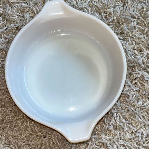 Vintage Pyrex "Gold Butterfly" Lidless Small Casserole Dish - Picture 6 of 10